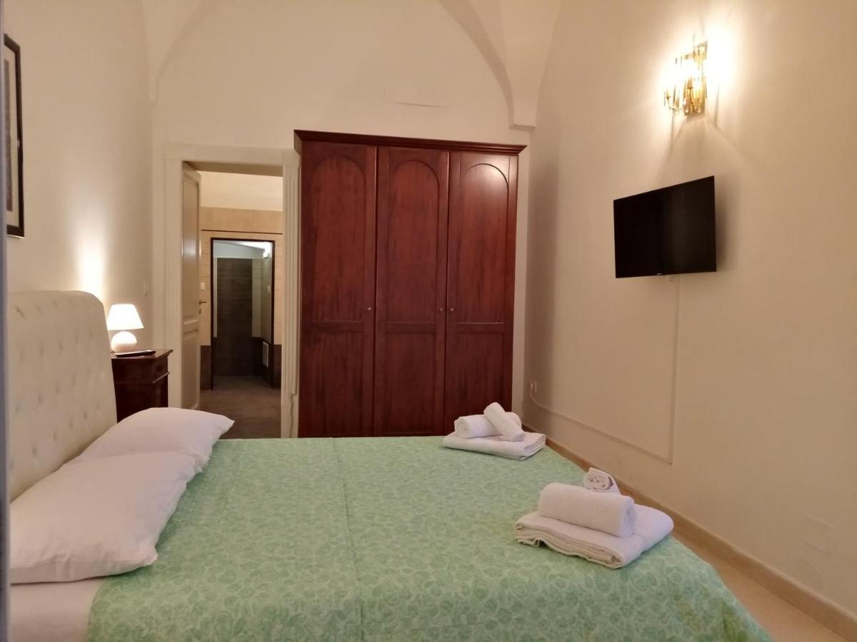 レッチェ Dimora Storica Le Perle Bed & Breakfast エクステリア 写真