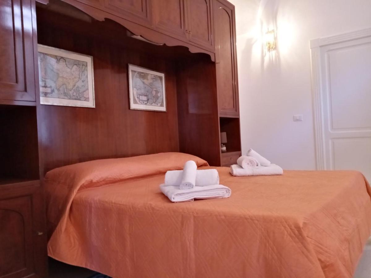 レッチェ Dimora Storica Le Perle Bed & Breakfast エクステリア 写真